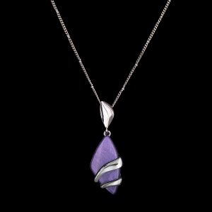 Modeschmuck Kette & Anhänger mit violettem Harzstein